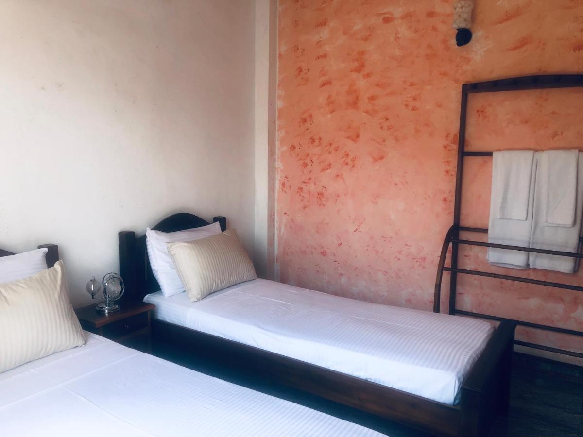Fernando'S Inn نيجومبو المظهر الخارجي الصورة